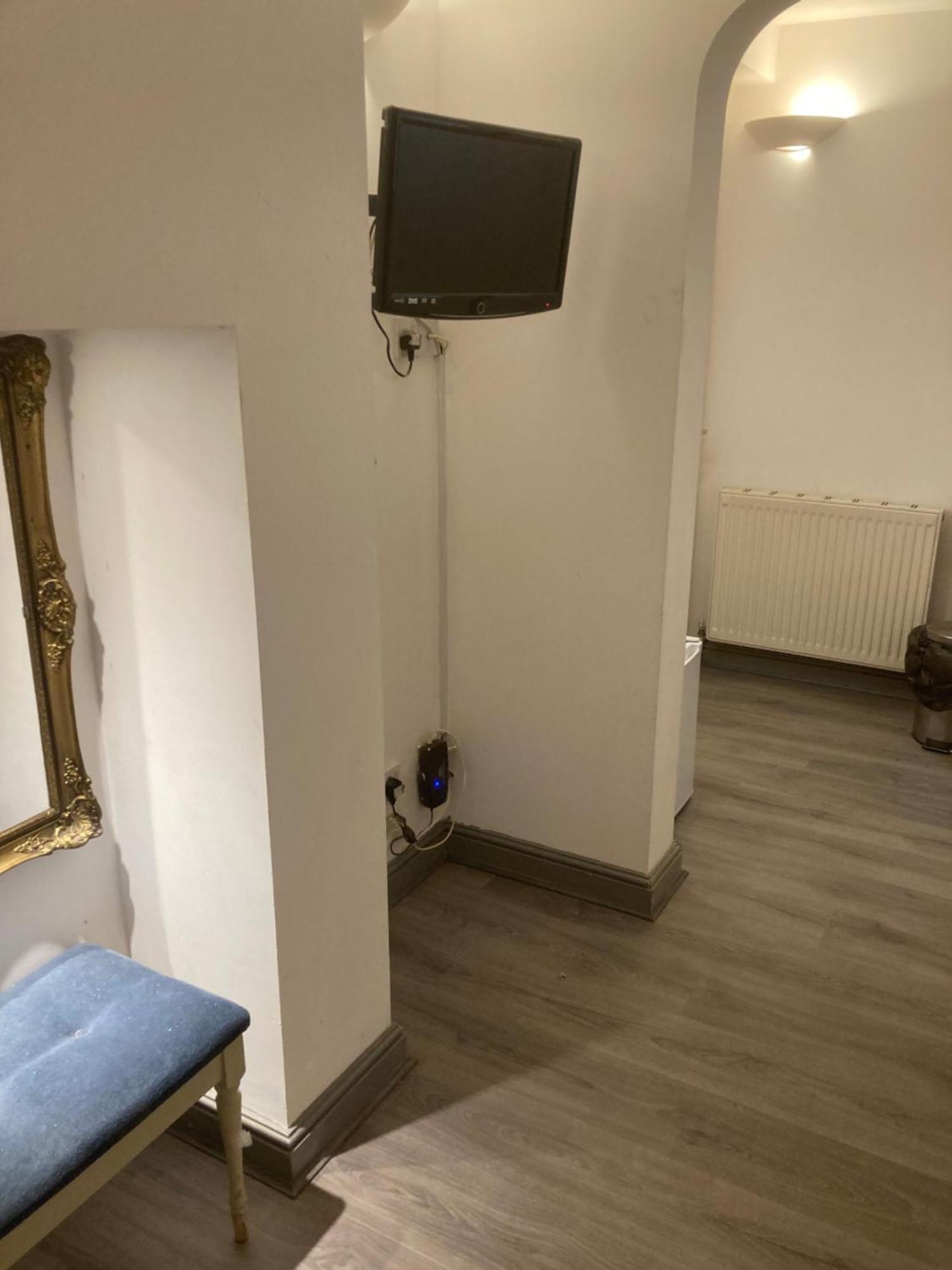 Abingdon Lodge & Suit Ryde  Bagian luar foto