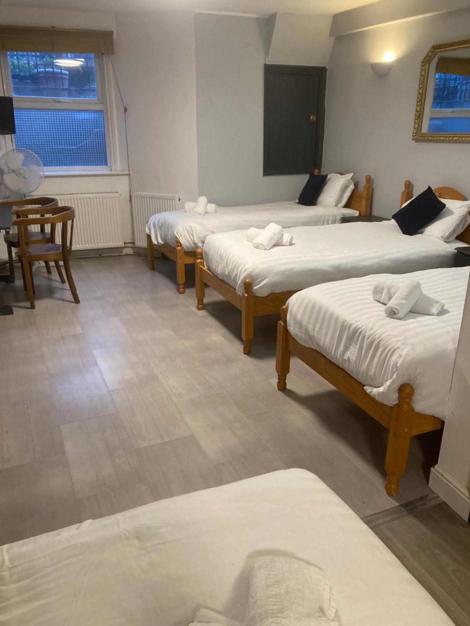 Abingdon Lodge & Suit Ryde  Bagian luar foto