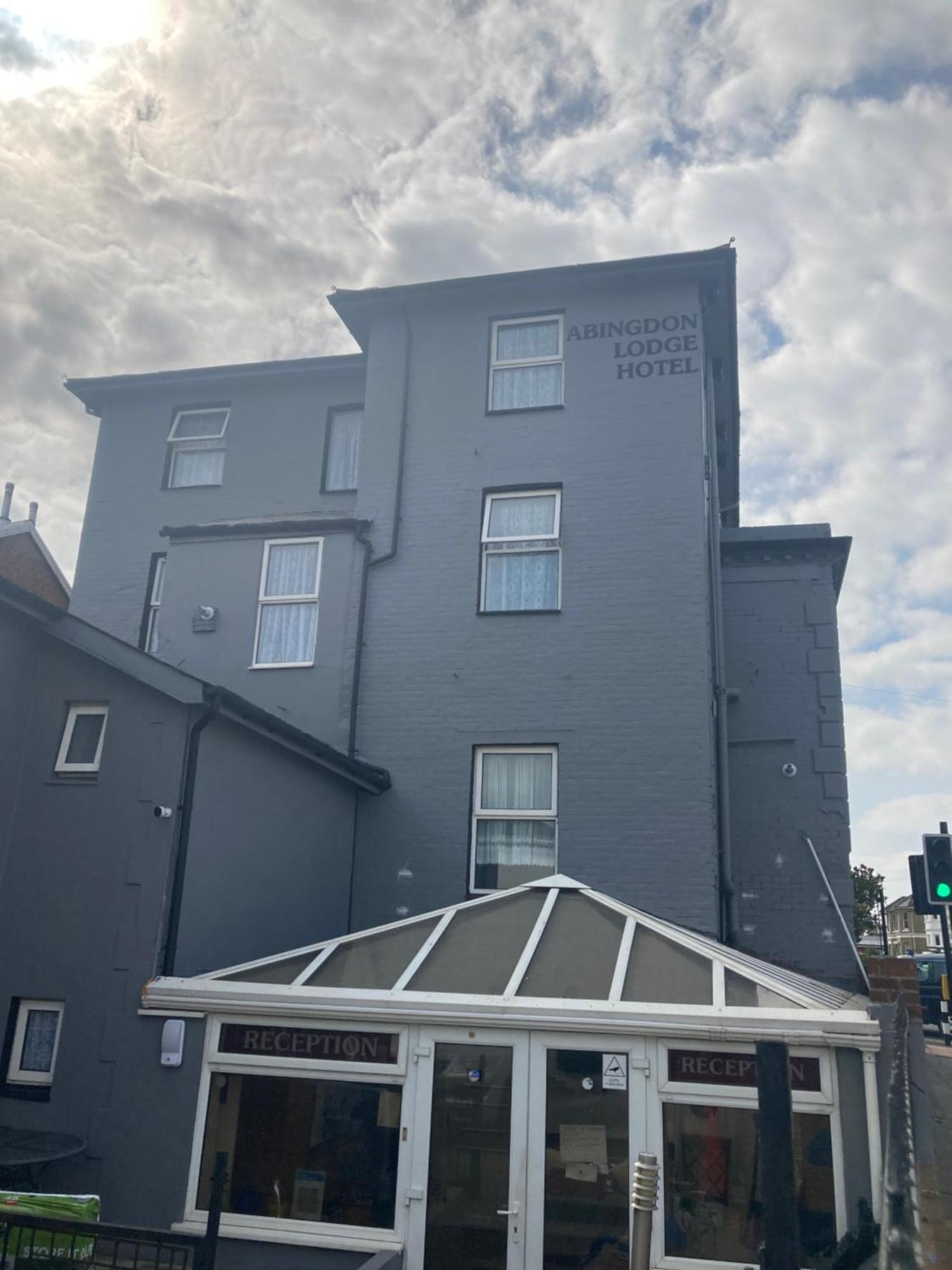 Abingdon Lodge & Suit Ryde  Bagian luar foto